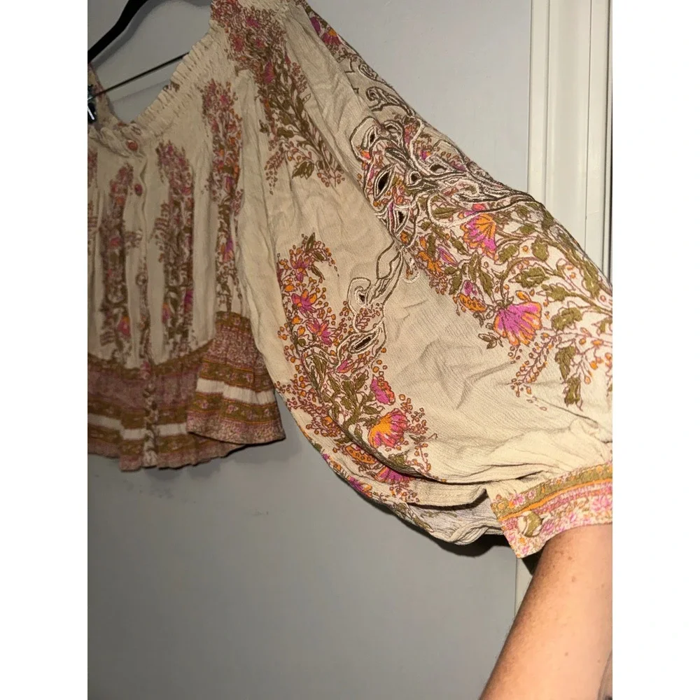 Free People Maraya Printed Top in the Antique Combo. Balloon sleeve. XL